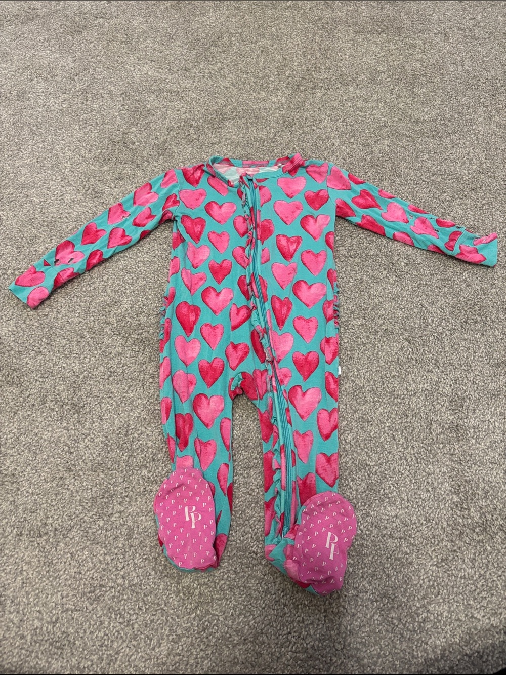 Posh peanut: ruffled heart footie-damaged see description